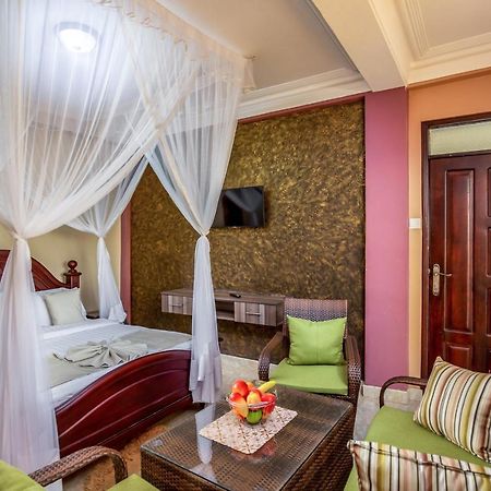 Keba Xpress Hotel - Энтеббе Экстерьер фото