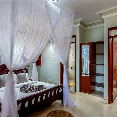 Keba Xpress Hotel - Энтеббе Экстерьер фото