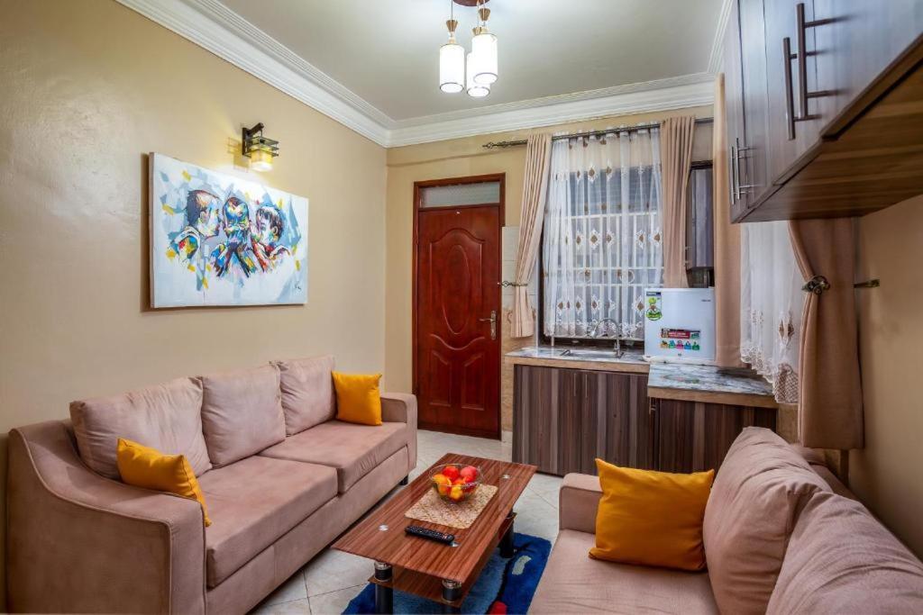 Keba Xpress Hotel - Энтеббе Экстерьер фото